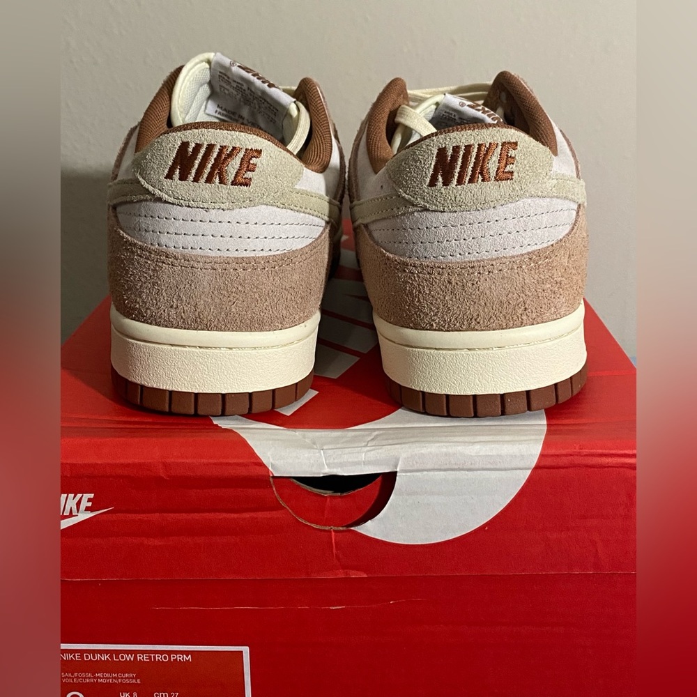 🔥SOLD OUT- LEAVE YOUR SIZE BELOW- Women’s Nike Curry Dunk Low Retro 🔥 - Picture 2 of 8